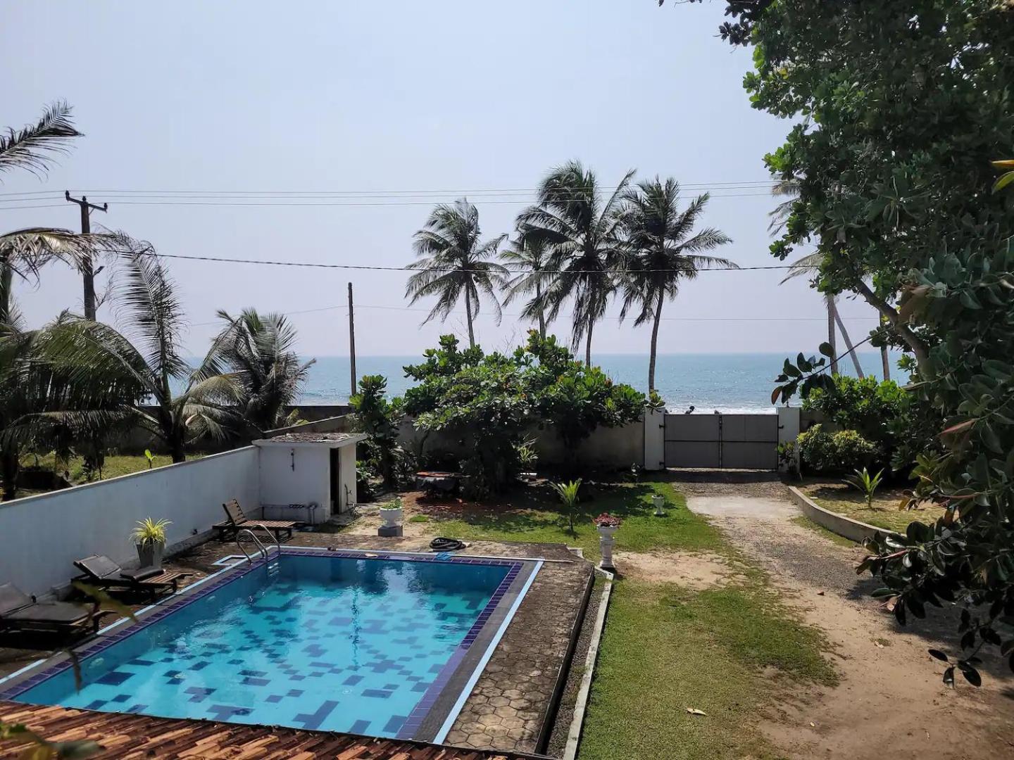 Villa Sea Sprays Hikkaduwa Exterior photo