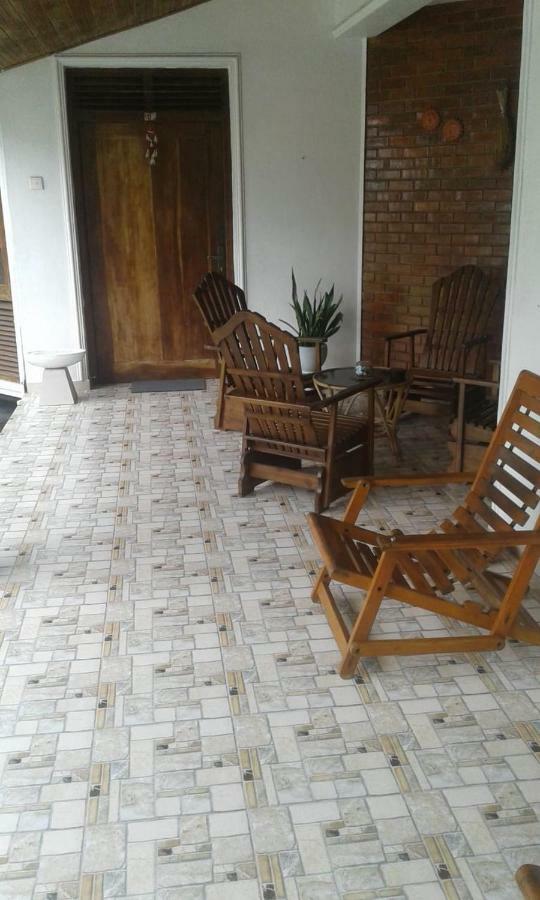 Villa Sea Sprays Hikkaduwa Exterior photo